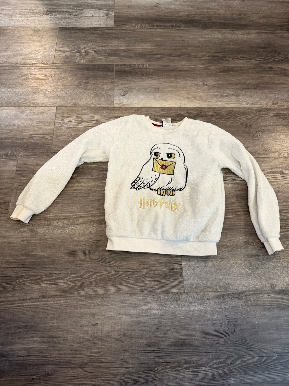 Harry Potter Hedwig Fuzzy Sherpa Crewneck Sweatshirt White & Red Large
